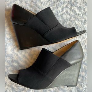 Karl Lagerfeld Elegant Black peep toe  Wedge Shoes Sz 7